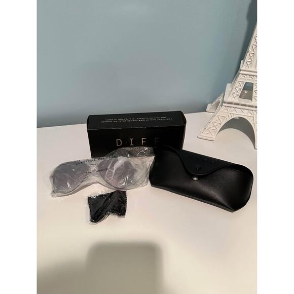 New Diff Sunglasses - Picture 7 of 7